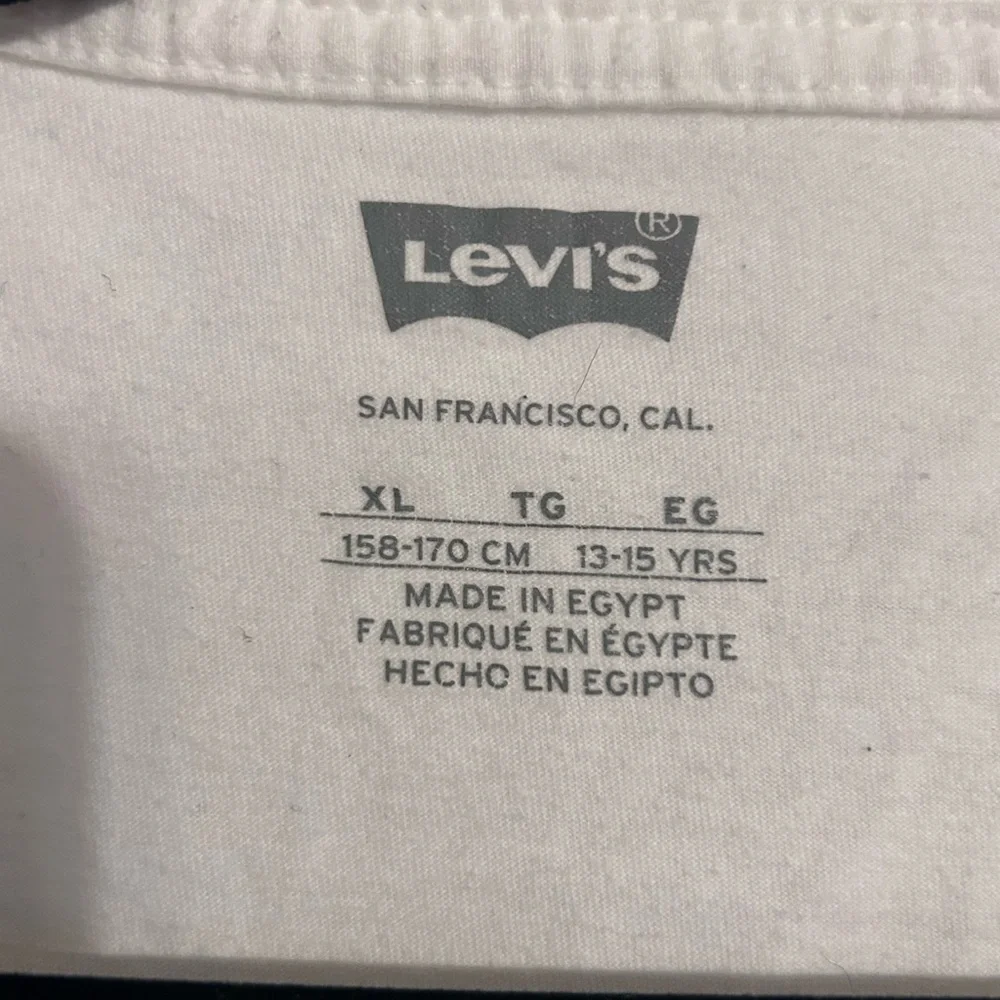 Levi's | White Tee with Blue and Red Logo | Size XL